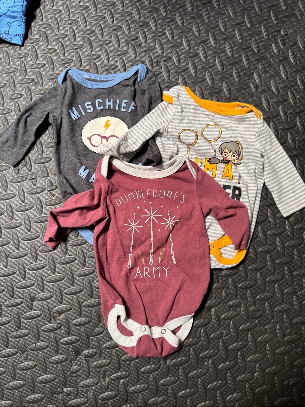 Harry Potter baby onesies - 3 pieces 0-3 months